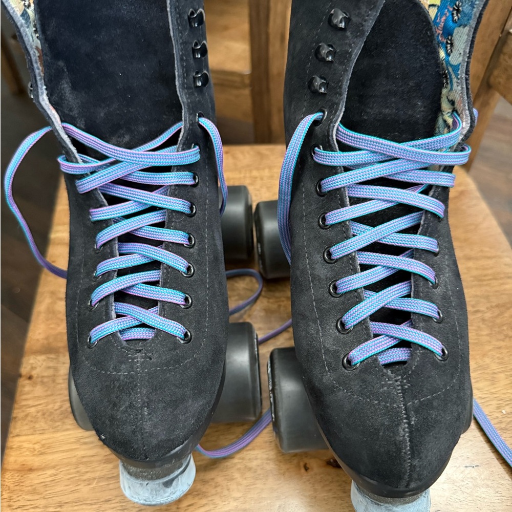 Moxi Black Lolly Suede Roller Skates